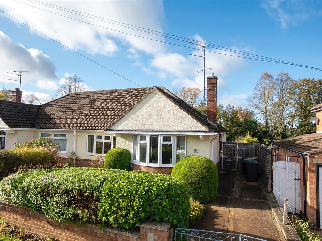2 bed semidetached bungalow for sale in The Headlands, Wellingborough