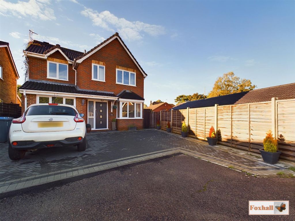 4 bed detached house for sale in Dogwood Close, Purdis Farm, Ipswich