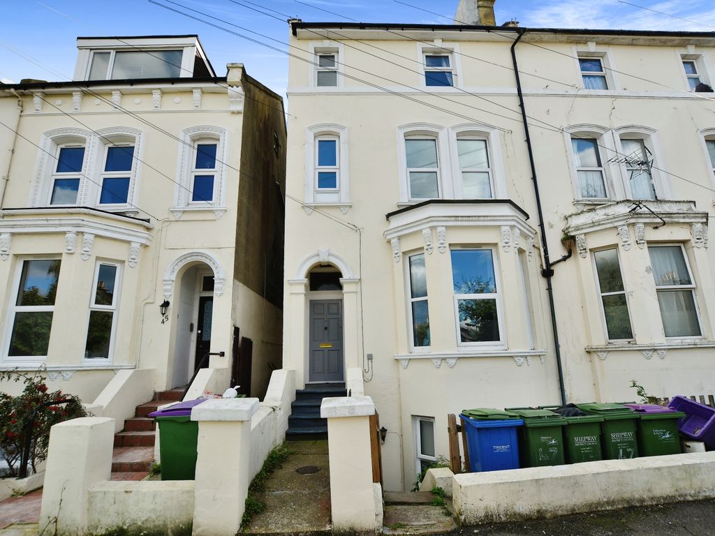 1 bed flat for sale in Coolinge Road, Folkestone, Kent CT20, £155,000