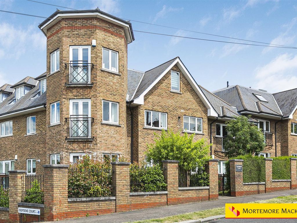 3 bed flat for sale in Green Dragon Lane, London N21, £750,000 Zoopla