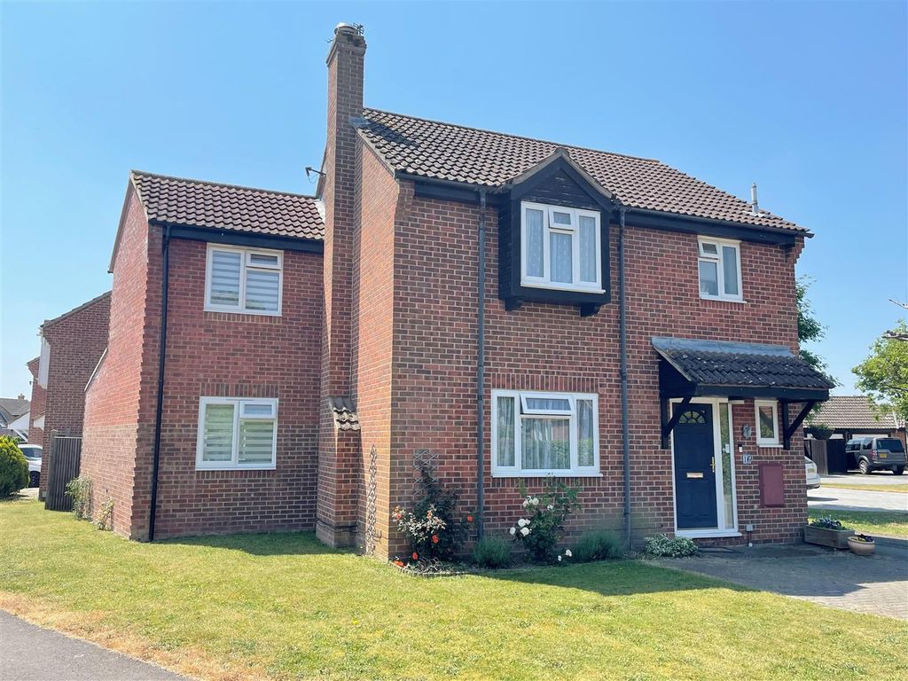3 bed detached house for sale in Scrivens Mead, Thatcham RG19 Zoopla