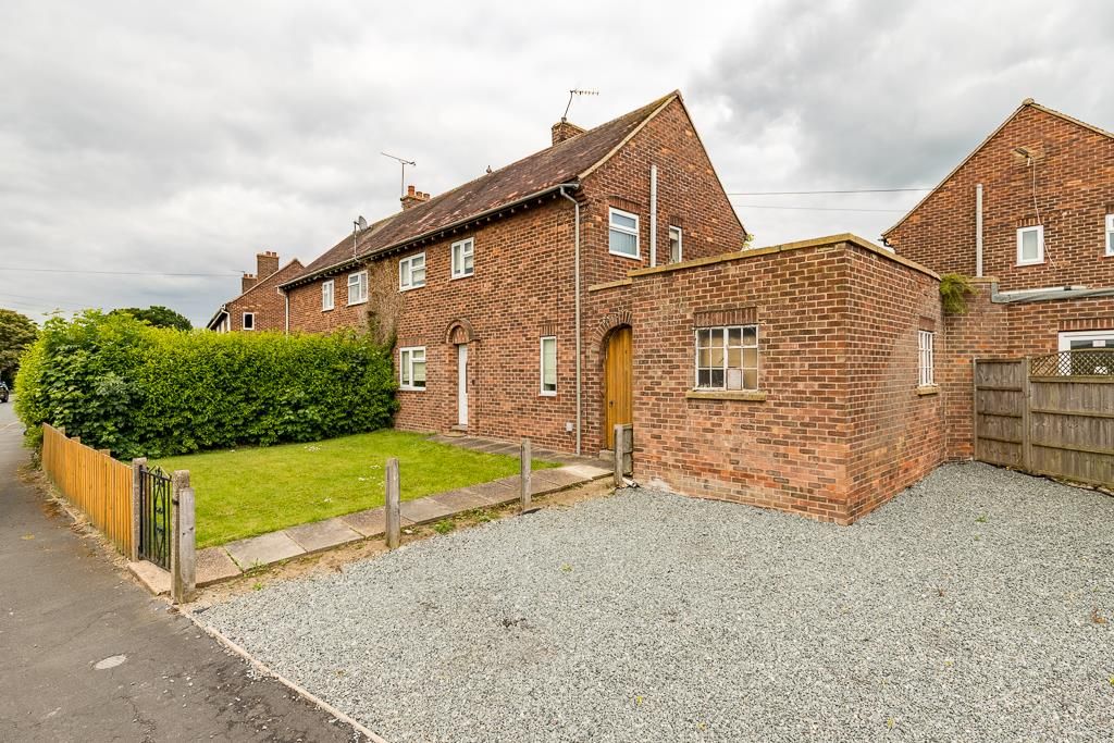 3 bed semidetached house for sale in Vicarage Crescent, BurtonUpon