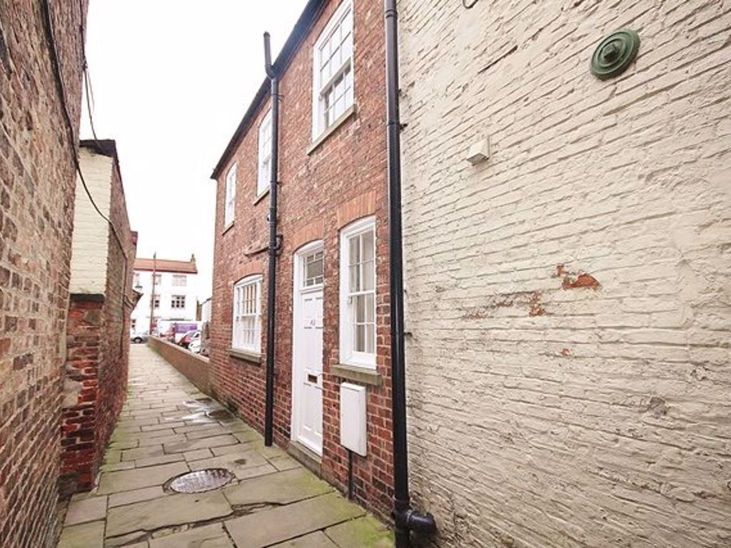 2 bed flat to rent in Market Place, Howden, Goole DN14 Zoopla
