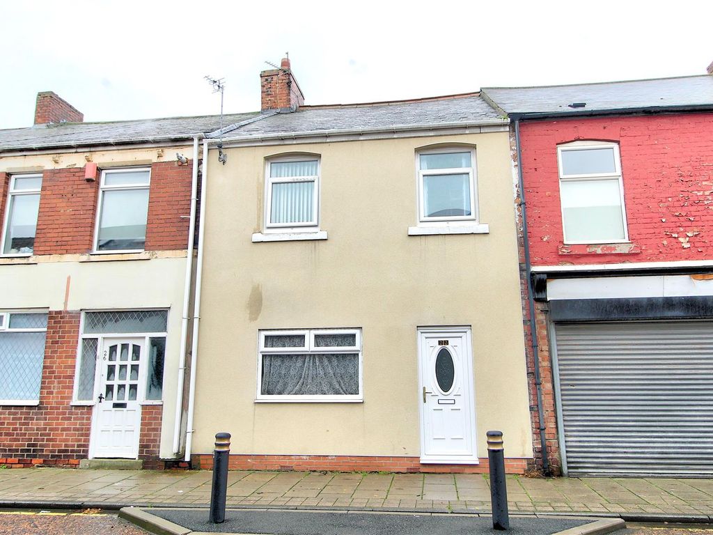 3 bed terraced house for sale in Market Street, HettonLeHole