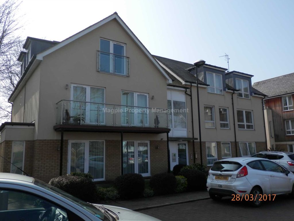 2 bed flat to rent in Dovehouse Close, St Neots PE19, £1,095 pcm Zoopla