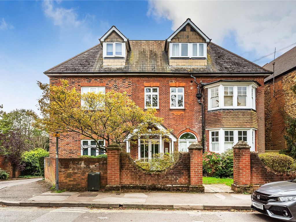 1 bed flat for sale in Nightingale Road, Guildford, Surrey GU1, £