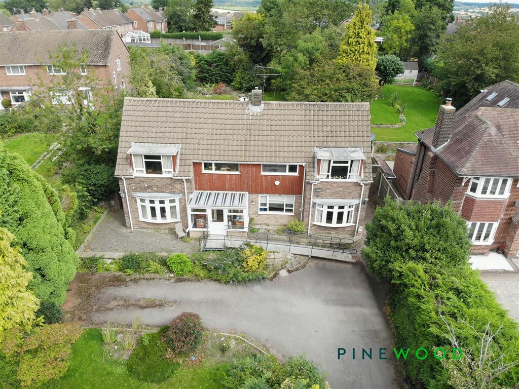 4 bed detached house for sale in Newbold Road, Newbold, Chesterfield