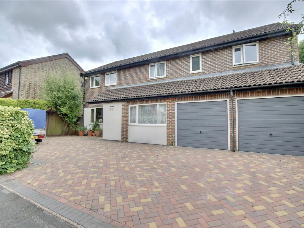 5 bed detached house for sale in Aintree Drive, Waterlooville PO7 Zoopla