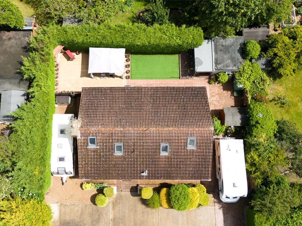 4 bed bungalow for sale in Mill Road, Hawley, Dartford, Kent DA2, £