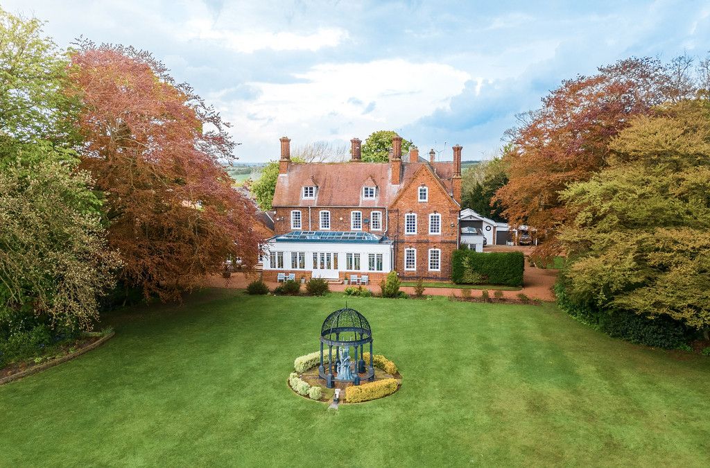 6 bed country house for sale in Sadberge Road, Darlington DL2, £