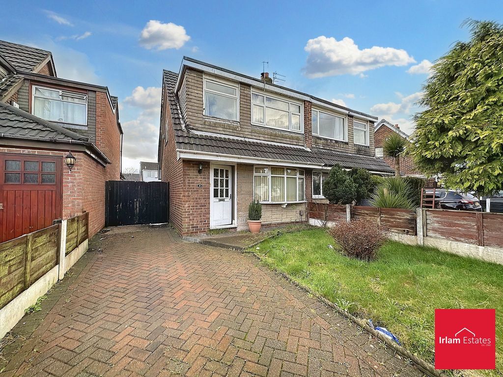 3 bed semidetached house for sale in Farnham Drive, Irlam M44, £
