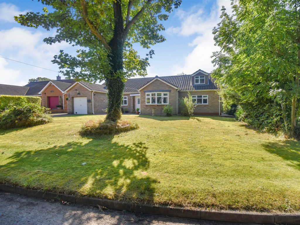 4 bed bungalow for sale in Church Road, Waddingham, Gainsborough DN21