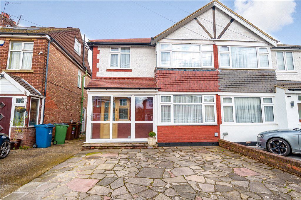 3 bed semidetached house for sale in Morley Crescent West, Stanmore