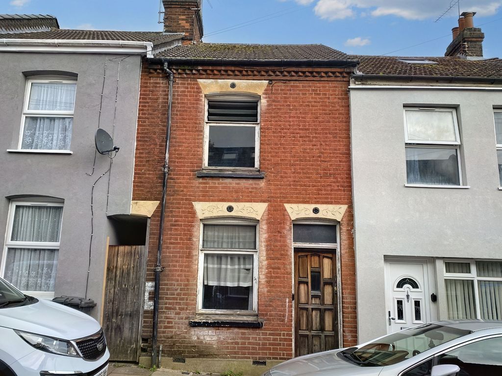 2 bed terraced house for sale in Hampton Road, Luton LU4, £115,000 Zoopla