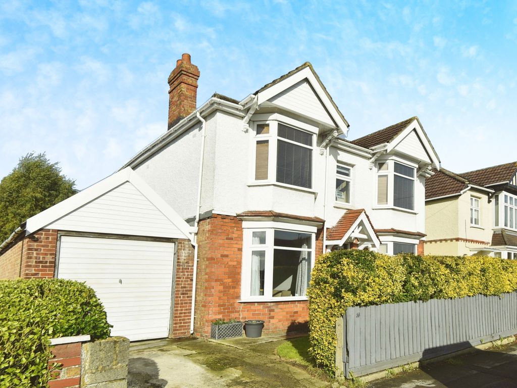 5 bed detached house for sale in Croft Road Old Town, Swindon SN1, £