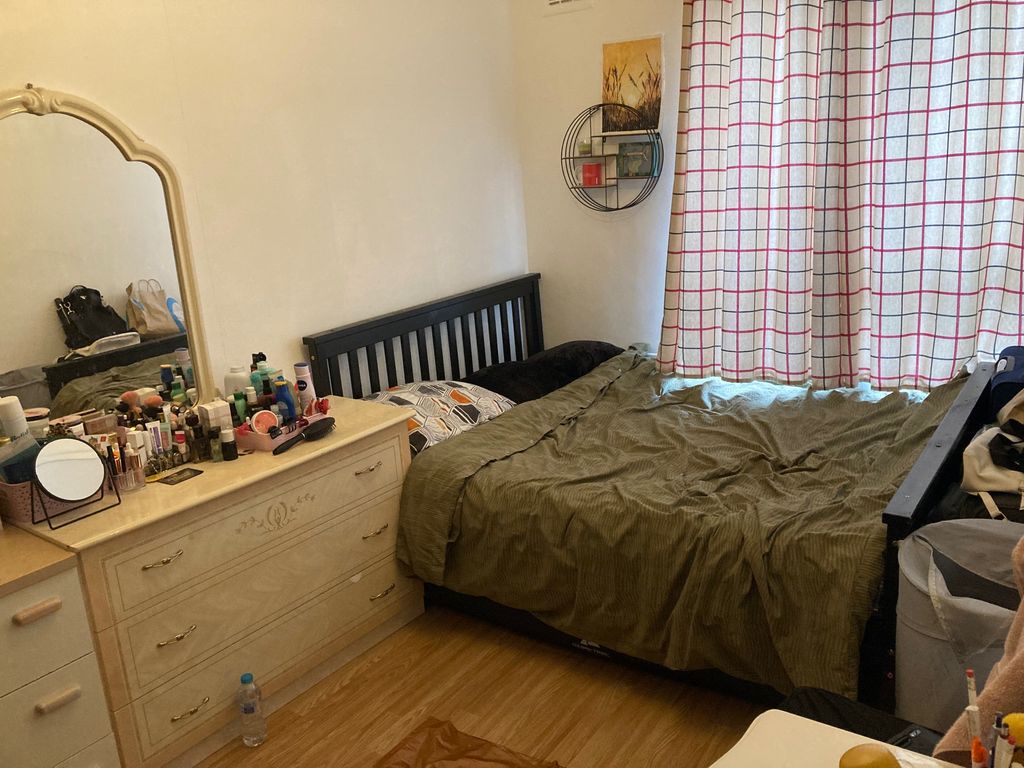 Prusom Street, Wapping, London E1W