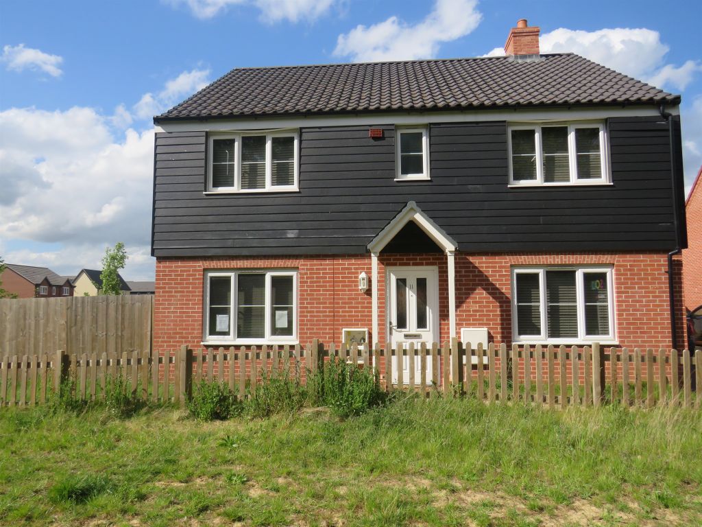 5 bed detached house for sale in Bringloe Drive, Hethersett, Norwich