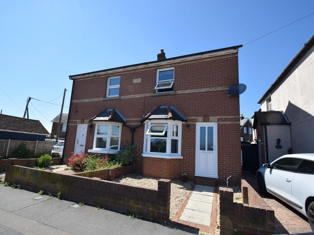 2 bed semidetached house to rent in Albert Road, Witham CM8, £1,250 pcm Zoopla