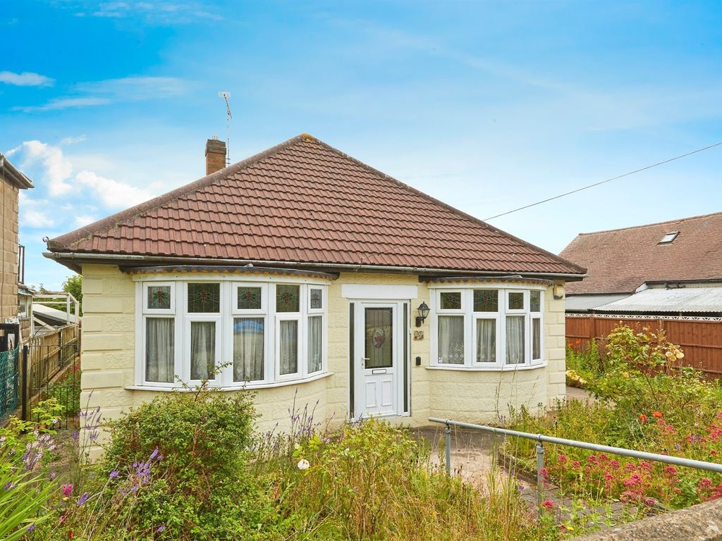 3 bed detached bungalow for sale in Albert Road, Chaddesden, Derby DE21, £240,000 Zoopla