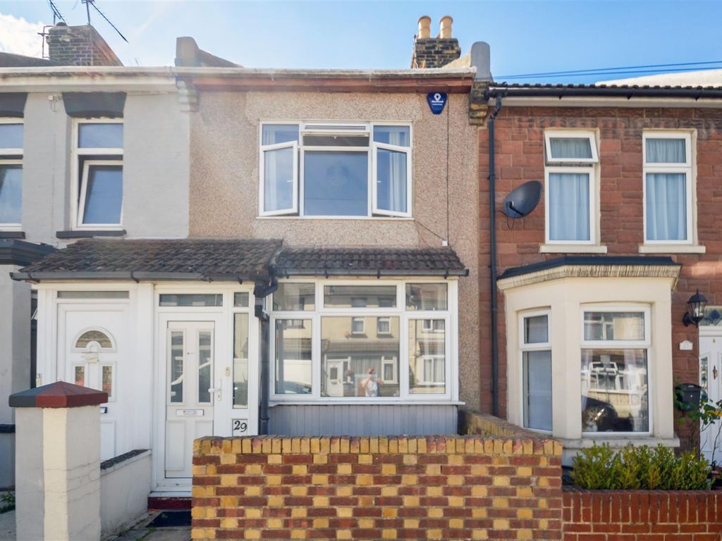 3 bed property for sale in Milton Road, Gillingham ME7, £240,000 Zoopla