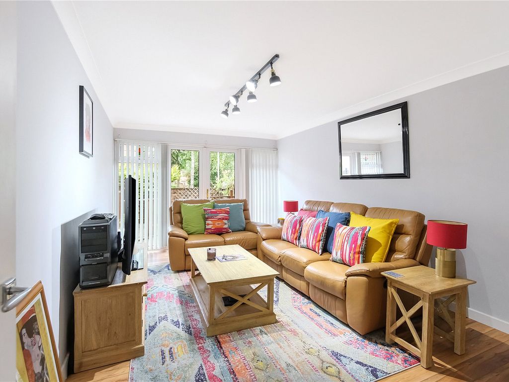 2 bed flat for sale in Elphinstone Place, Govan, Glasgow G51, £125,000