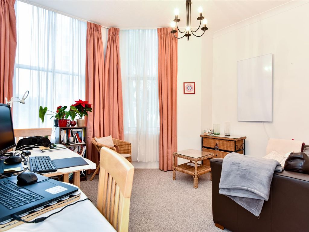 1 bed flat to rent in St. Aubyns, Hove BN3, £995 pcm Zoopla