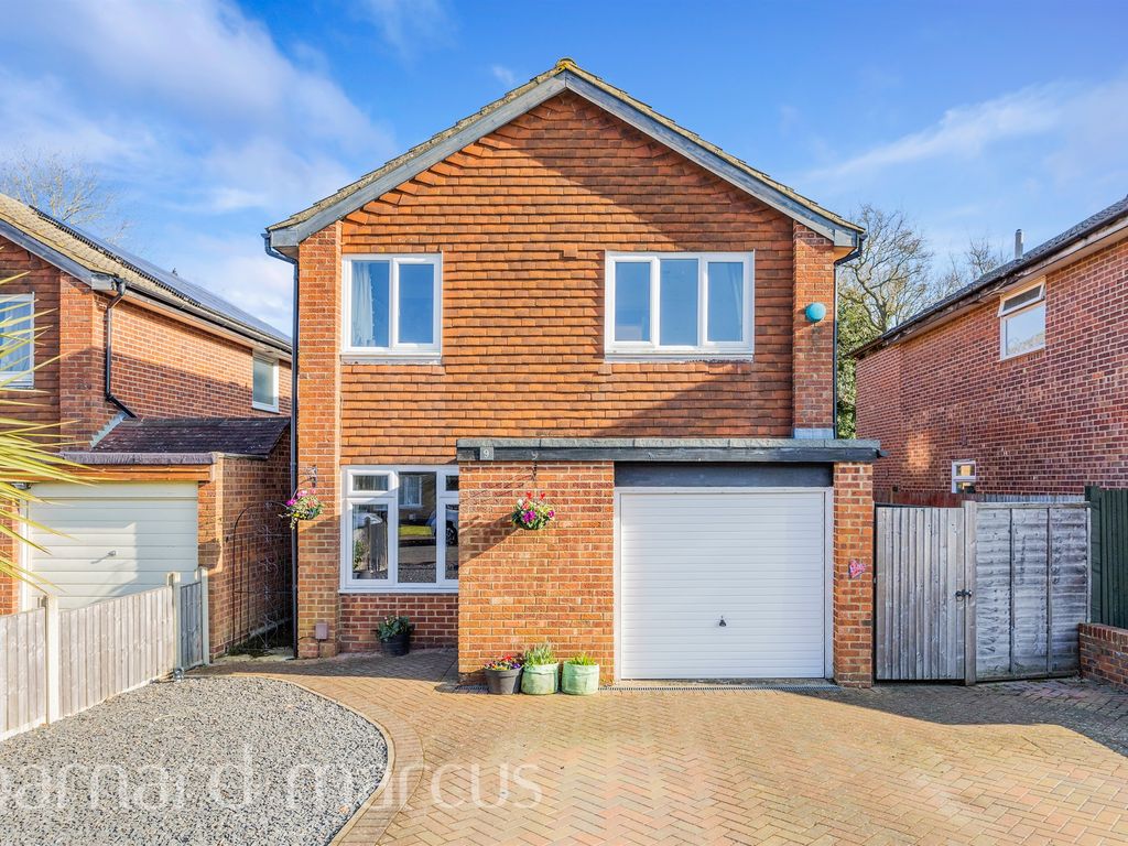 4 bed detached house for sale in Jordans Close, Redhill RH1 Zoopla