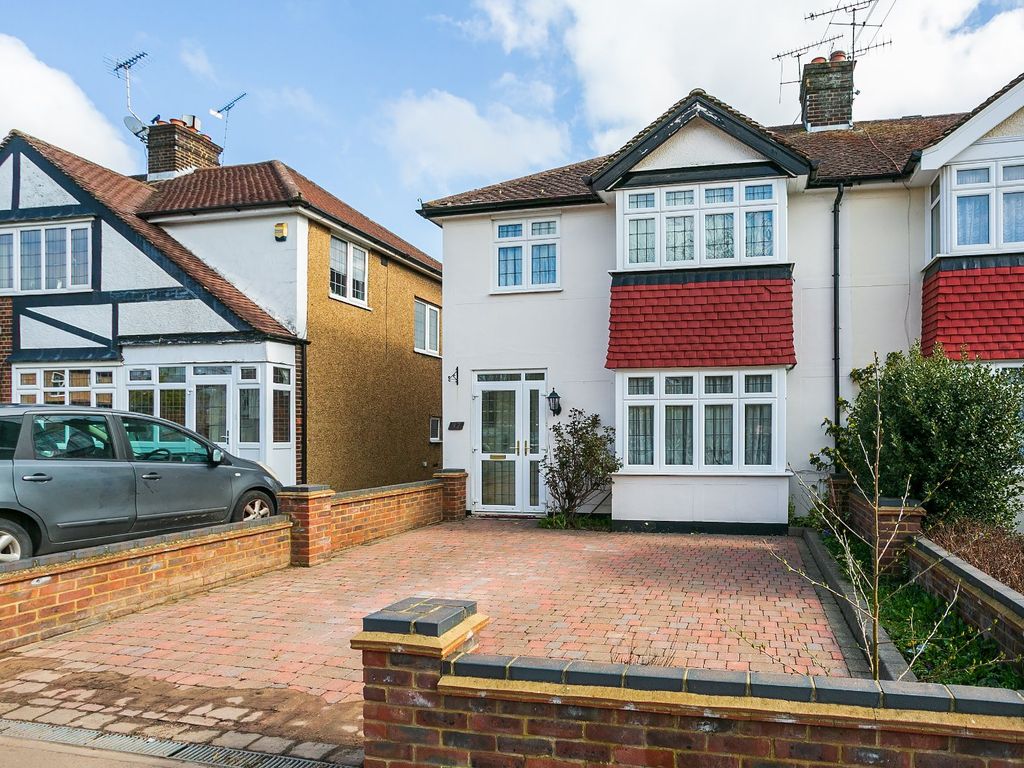 3 bed semidetached house for sale in Douglas Avenue, Watford