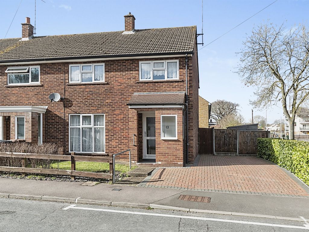 3 bed end terrace house for sale in Pankhurst Crescent, Stevenage SG2