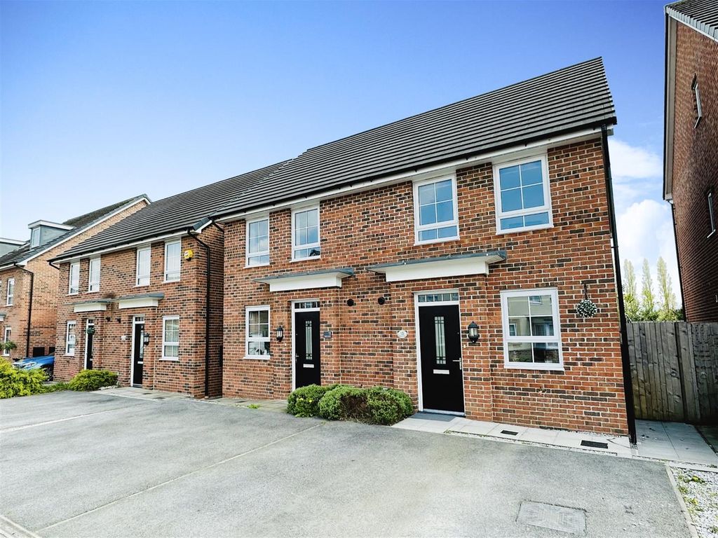 2 bed semidetached house for sale in Bellevue Street, Winnington