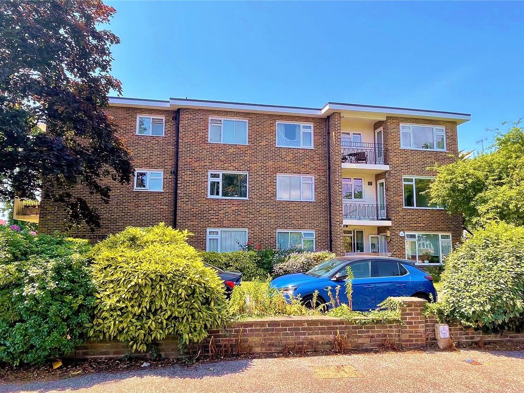 2 bed flat for sale in Wallace Avenue, Worthing, West Sussex BN11 Zoopla