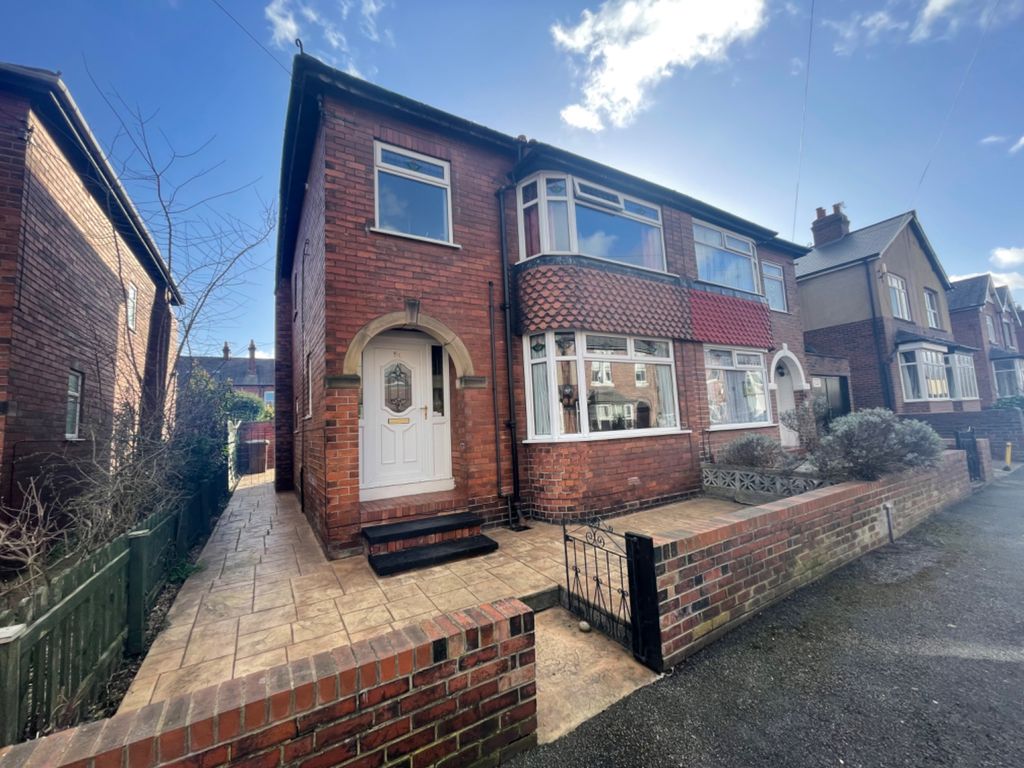 3 bed semidetached house for sale in Bromley Mount, Wakefield WF1 Zoopla