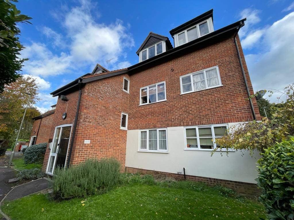 Studio for sale in Galdana Avenue, EN5, £199,950 Zoopla
