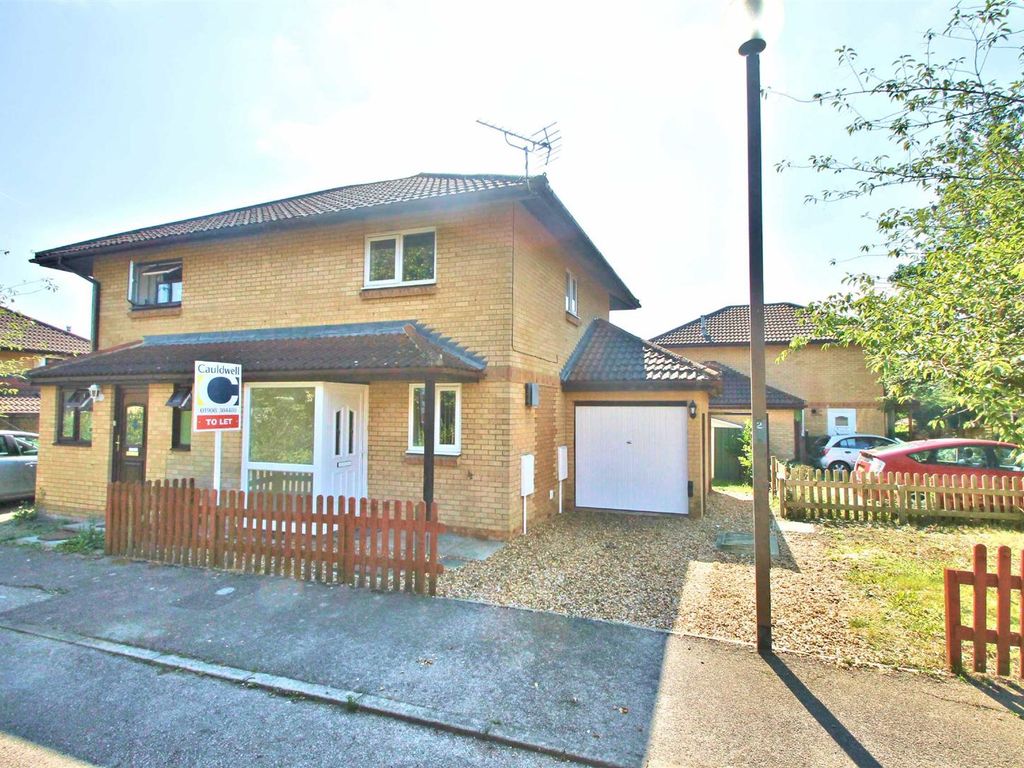 2 bed semidetached house to rent in Farnham Court, Great Holm, Milton