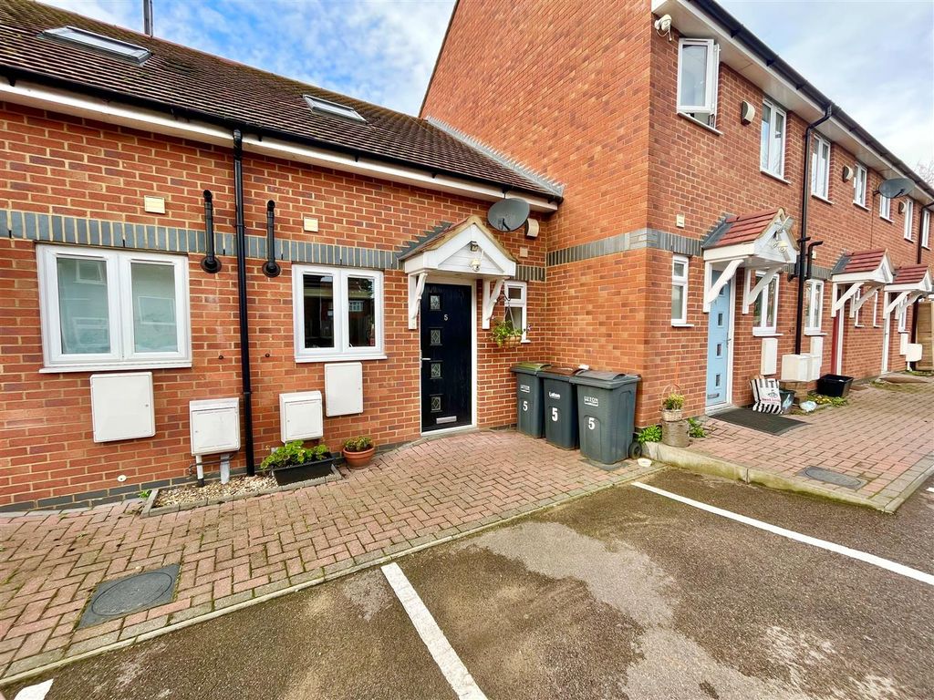 Thornhill Place, Luton LU4  