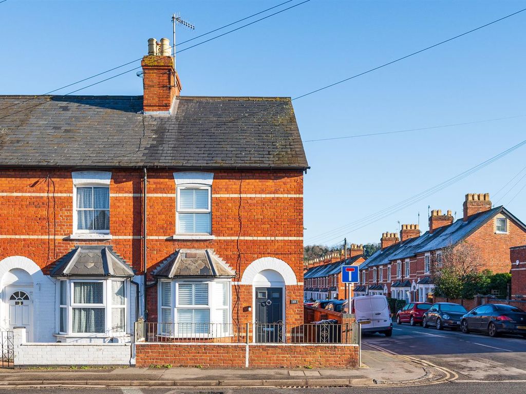2 bed end terrace house for sale in Reading Road, HenleyOnThames RG9, £500,000 Zoopla