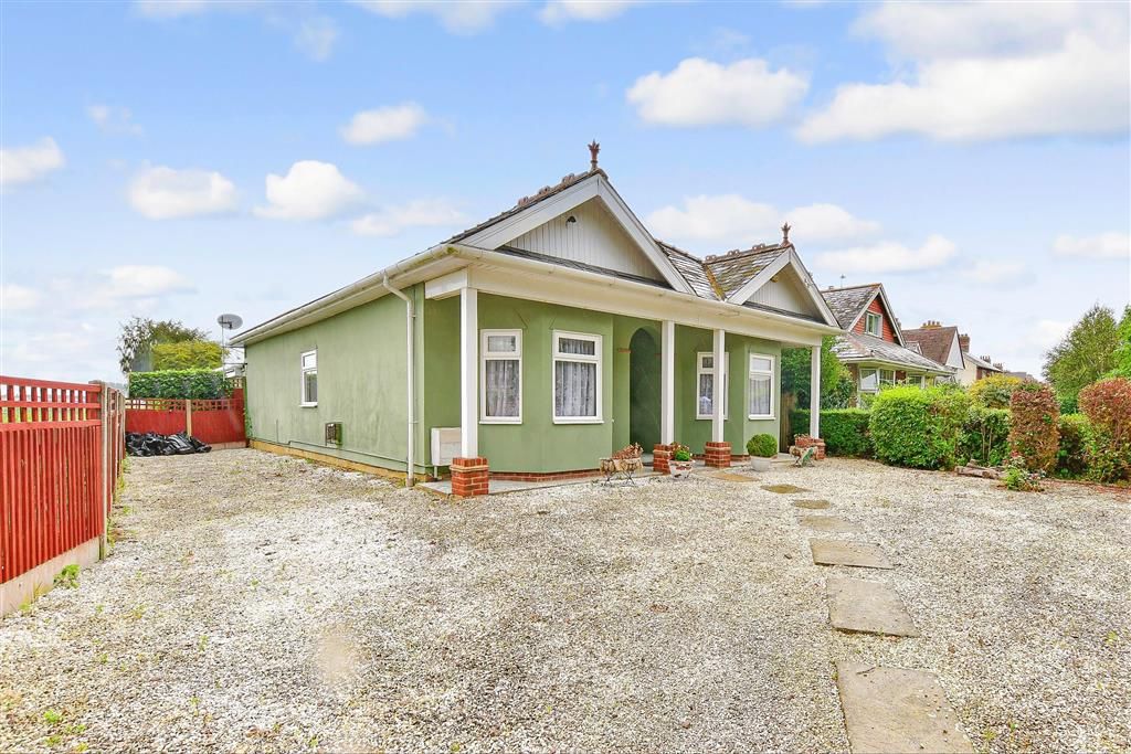 1 bed detached bungalow for sale in Dover Road, Sandwich, Kent CT13, £