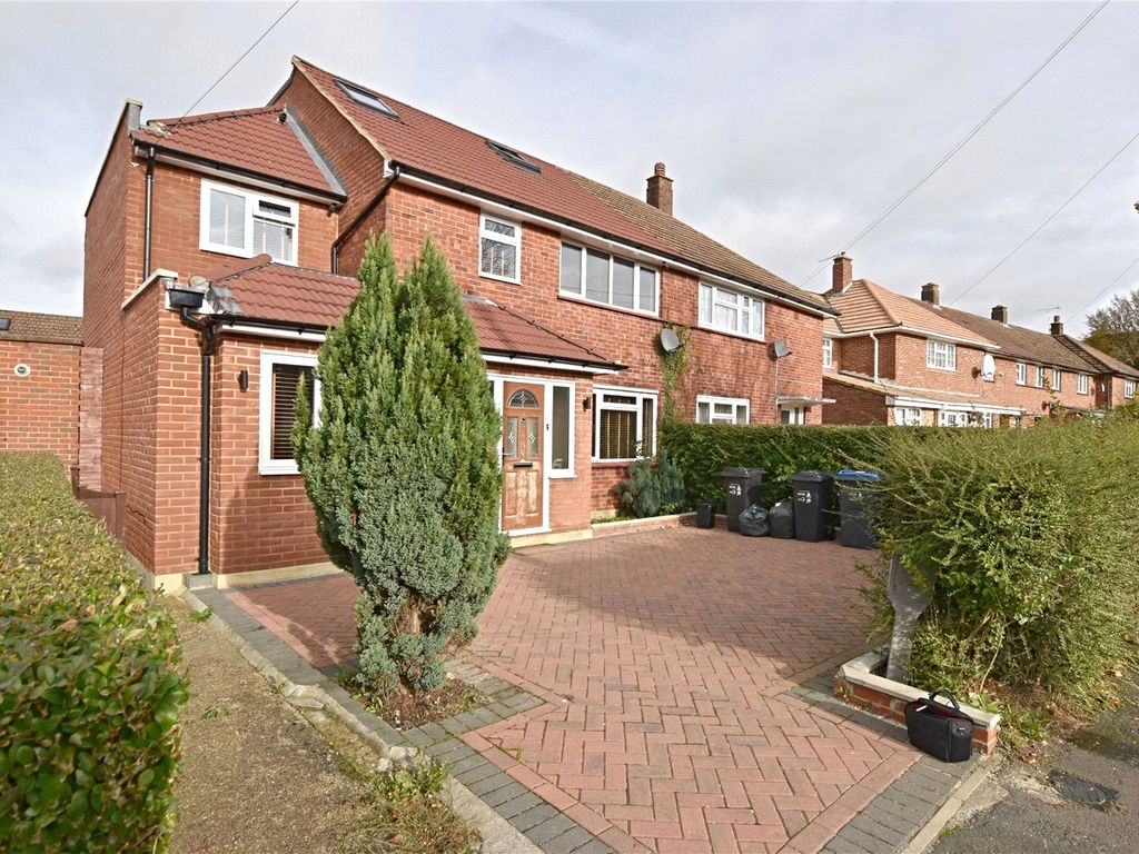 Property to rent in Warbank Crescent, New Addington, Croydon CR0 Zoopla