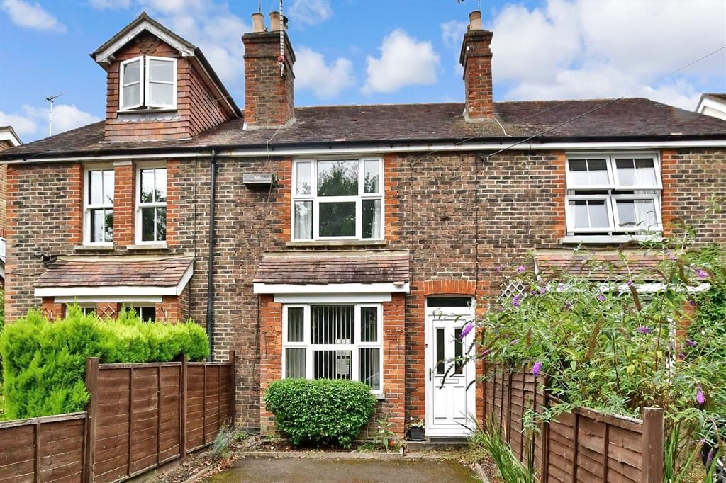 3 bed property for sale in Hayes Lane, Slinfold, Horsham, West Sussex