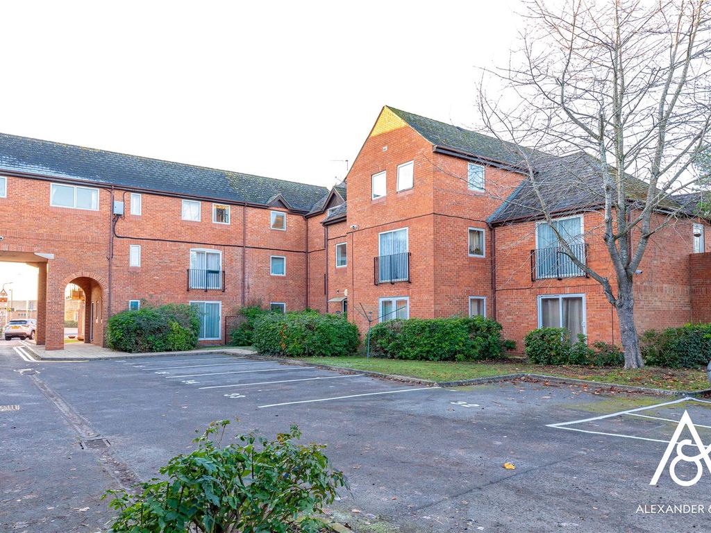 Studio for sale in Westholm Court, Bicester, Oxfordshire OX26 Zoopla