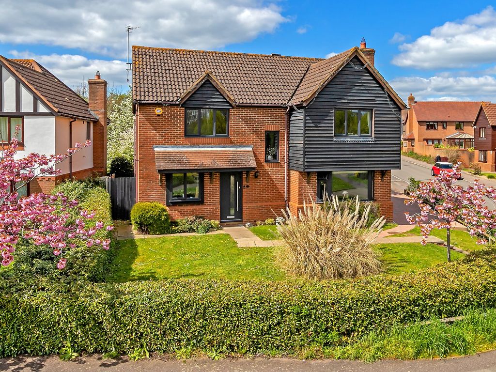 4 bed detached house for sale in Linceslade Grove, Loughton MK5 Zoopla
