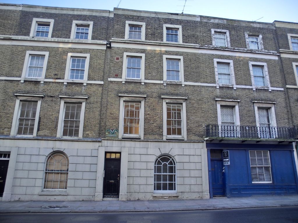 1 bed flat to rent in 14 Harmer Street, Gravesend, Kent DA12, £875 pcm