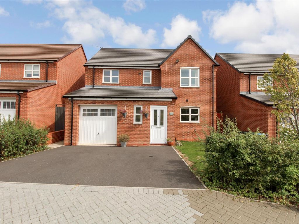 4 bed detached house to rent in Hartshorne Road, Itchington
