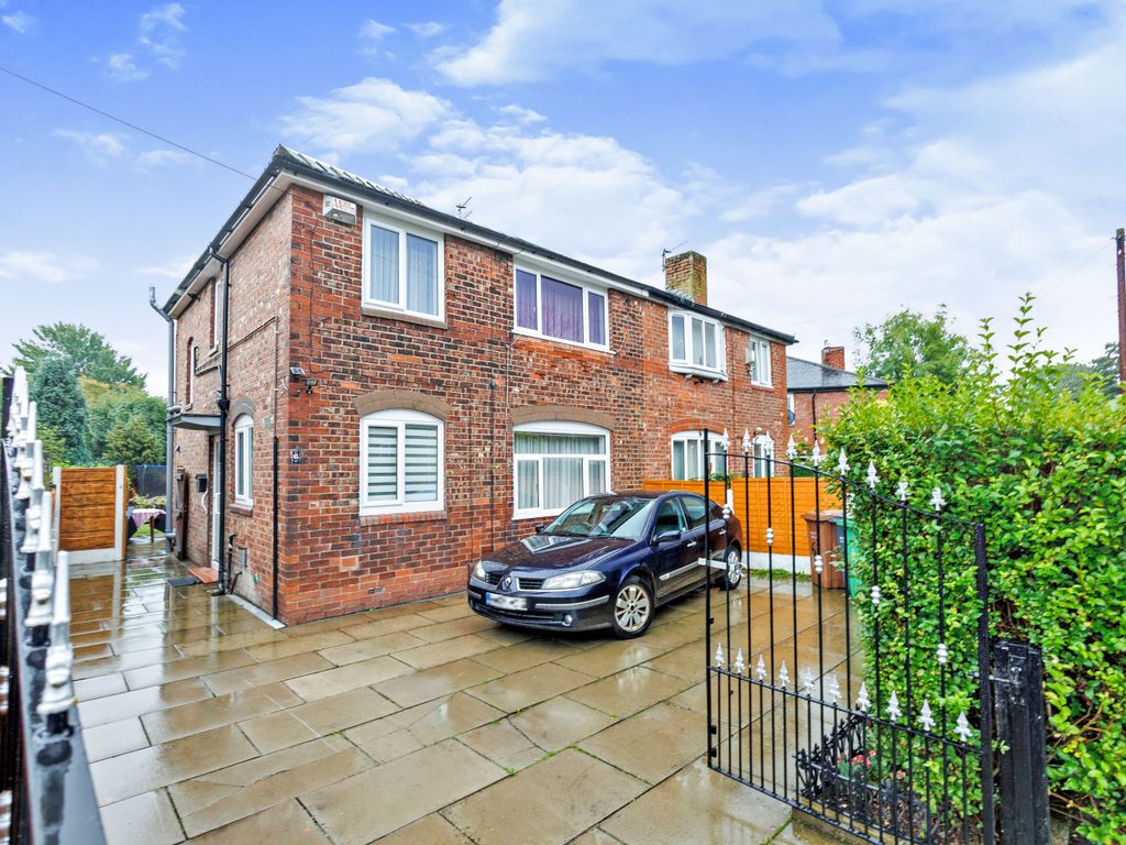 3 bed semidetached house for sale in Kinver Road, Manchester M40 Zoopla