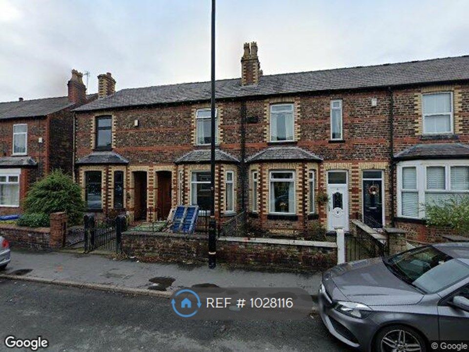 3 bed terraced house to rent in Sinderland Road, Broadheath, Altrincham
