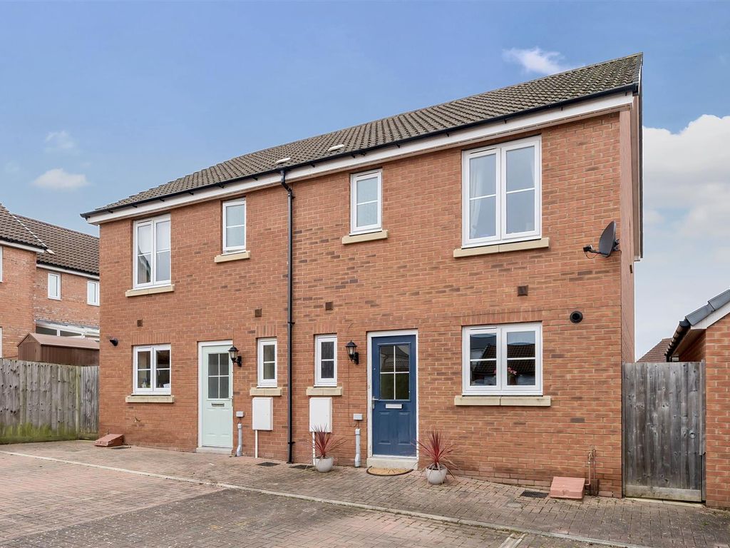 3 bed semidetached house for sale in Roys Place, Bathpool, Taunton TA2