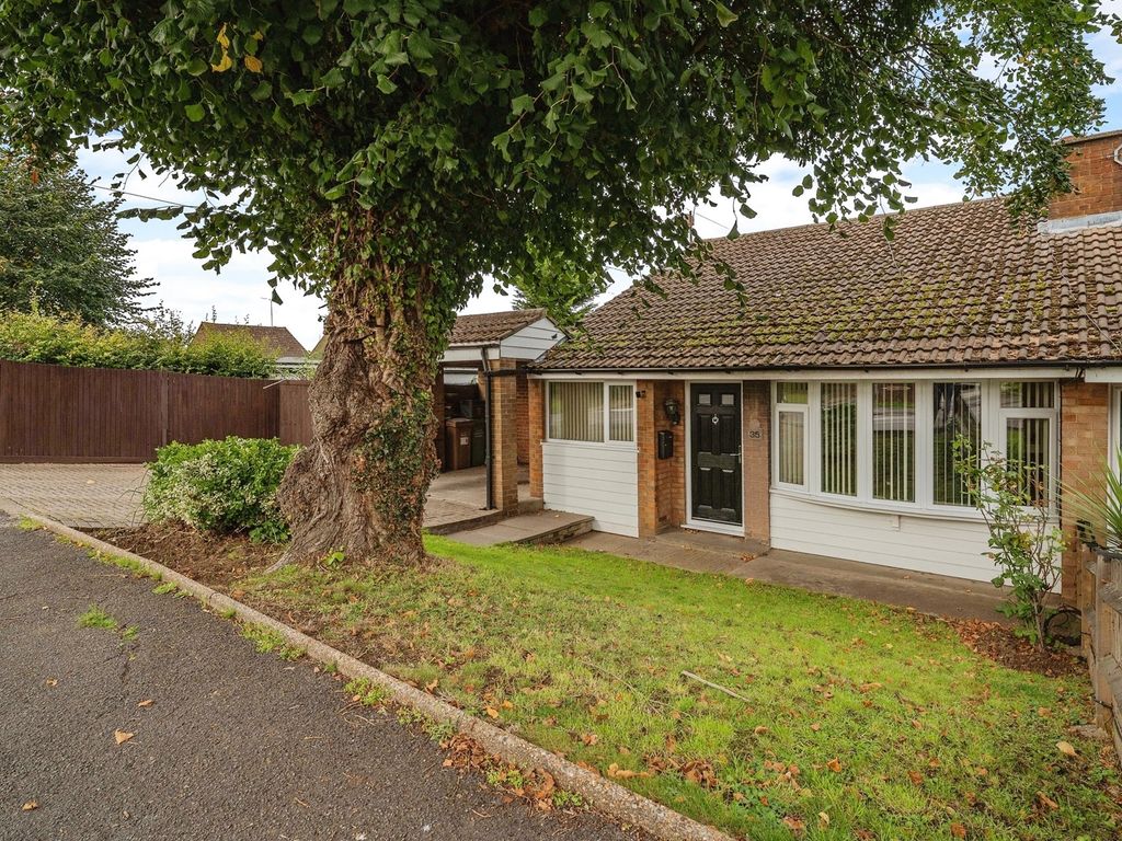 3 bed semidetached bungalow for sale in Lime Avenue, Luton LU4, £