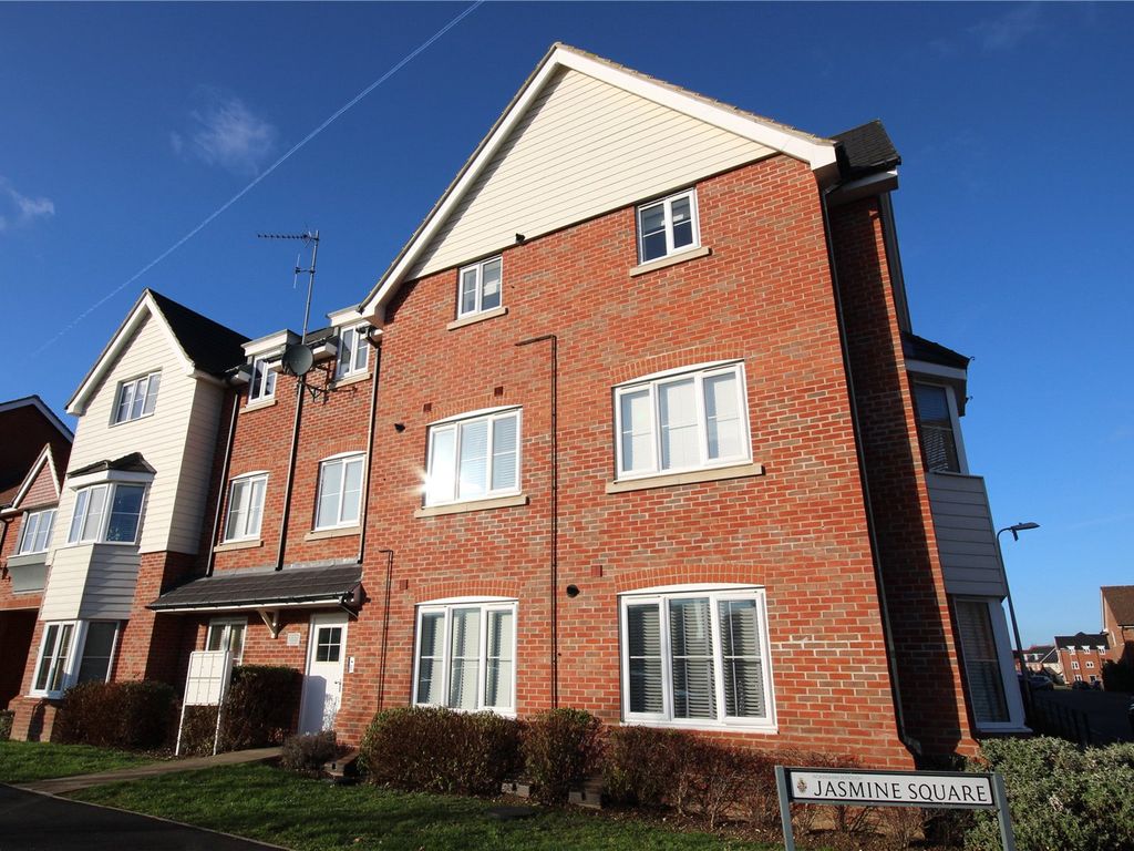2 bed flat to rent in Jasmine Square, Woodley, Reading, Berkshire RG5