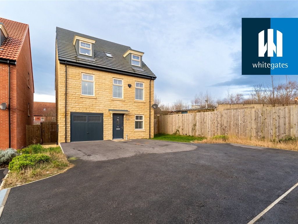 5 bed detached house for sale in Camplin Close, Ackworth, Pontefract