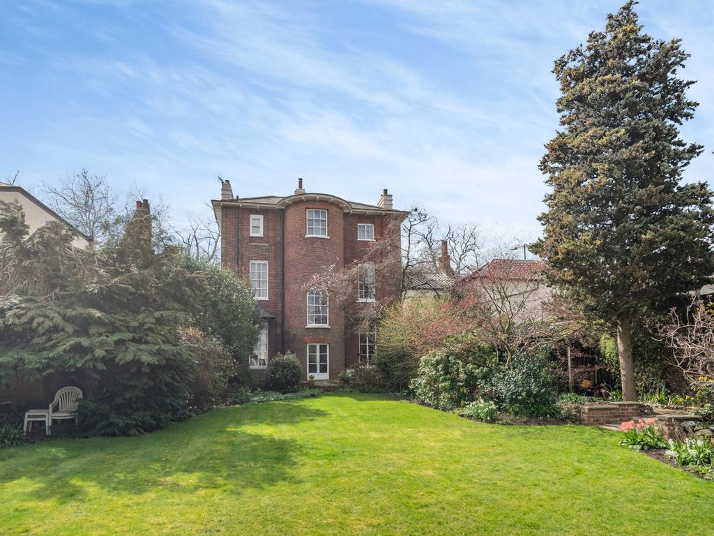 4 bed terraced house for sale in Chapel Field North, Norwich, Norfolk